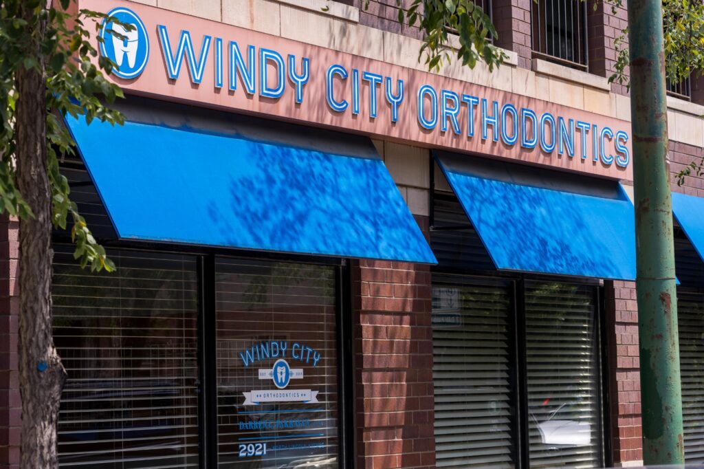 Windy City Orthodontics storefront &mdash; orthodontist in Chicago, IL Lakeview location